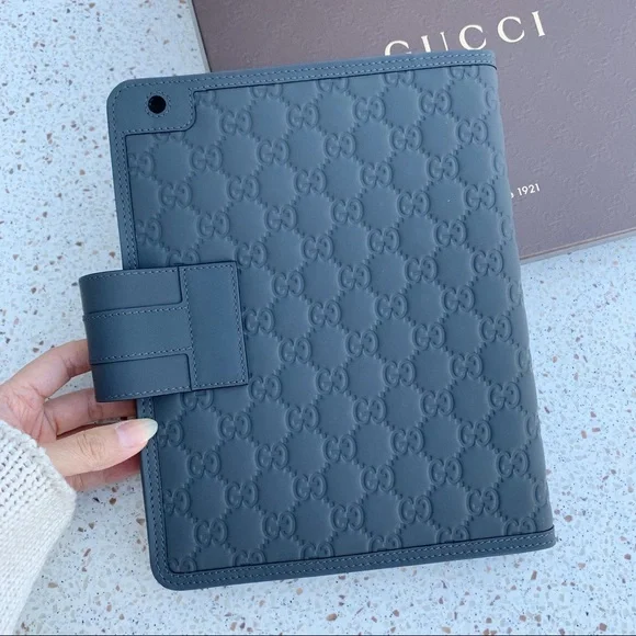NWT Authentic Gucci GG Rubber Ipad 2 Case Unisex - Picture 2 of 7